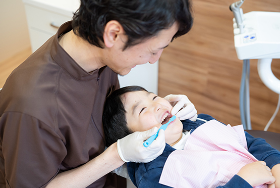 子どもが自然に笑顔になる小児歯科